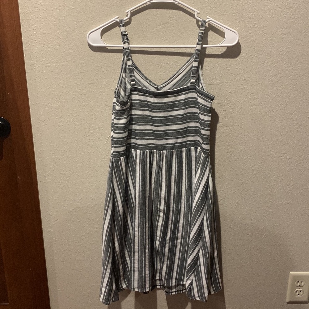Universal Thread Dress - Picture 2 of 3